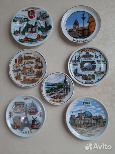 Сувенирные тарелки разных стран и городов