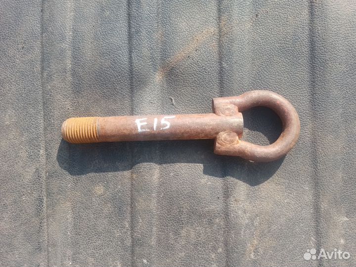 Крюк буксировочный на Тойота Королла Е15/2011 год