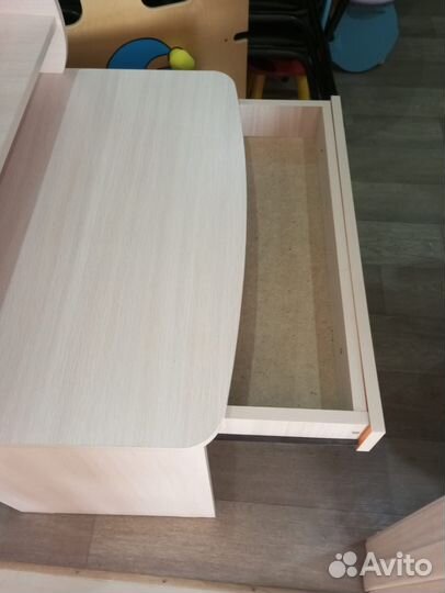 Стол компьютерный детский