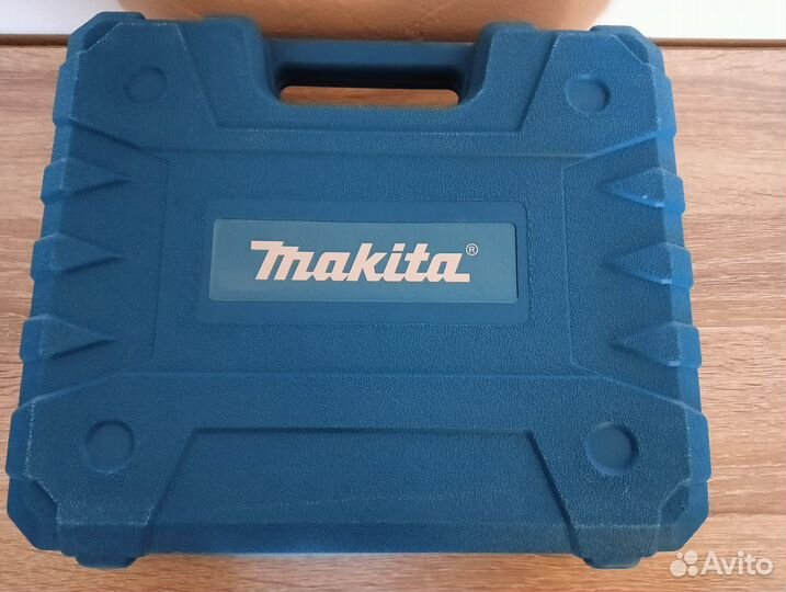 Шуруповерт makita