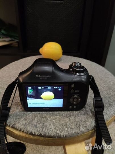 Цифровая фотокамера Sony DSC-H100