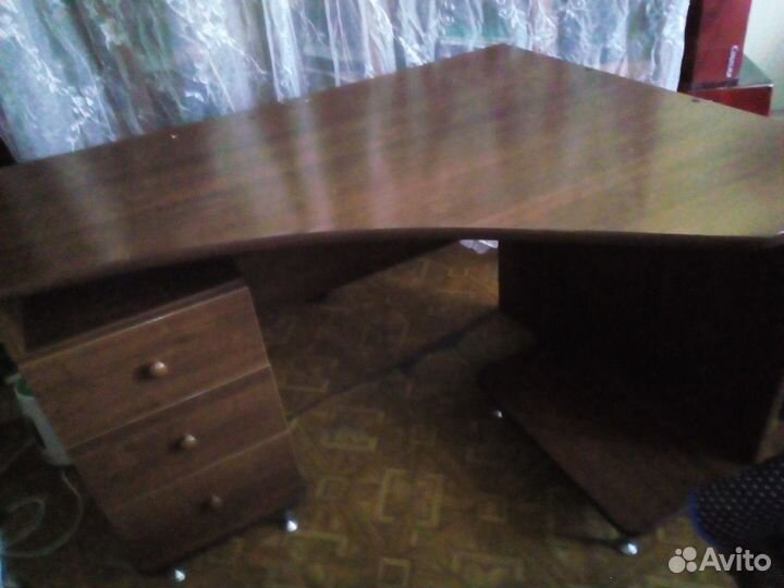 Письменный стол 
