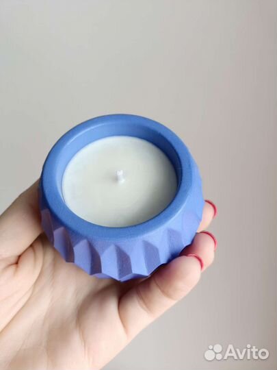 Свеча ароматическая в гипсовом подсвечнике