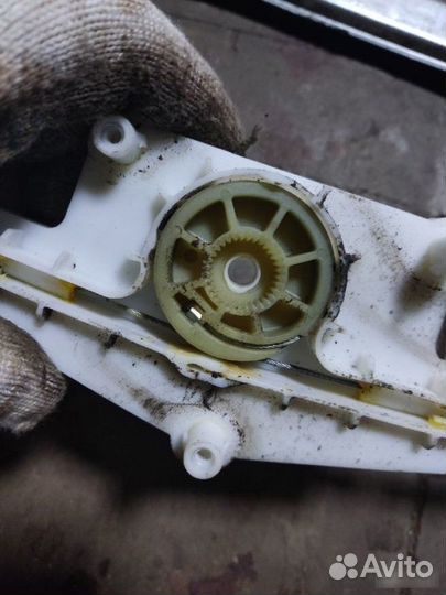 Стеклоподъемник передний левый Citroen C4