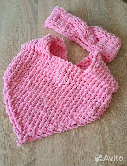 Манишка-уголок и повязка на голову