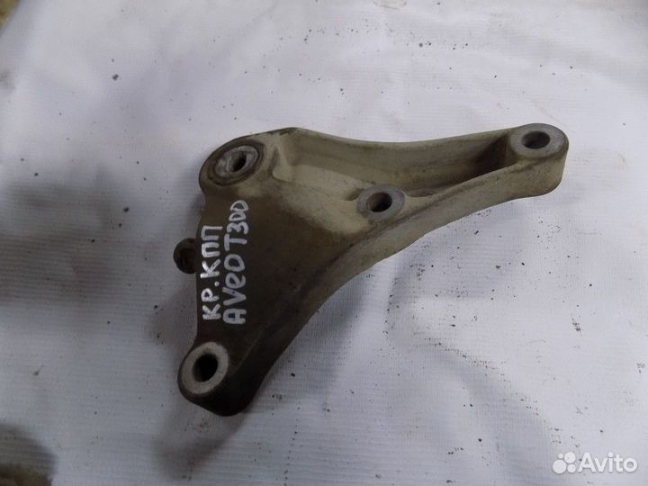 Кронштейн опоры кпп Aveo (T300) 2011