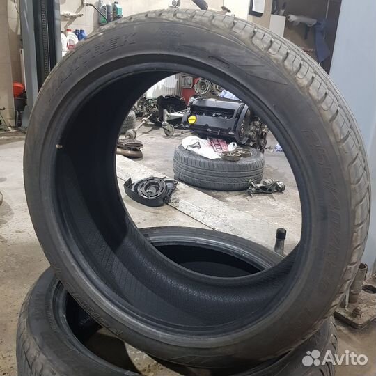 Maxtrek Fortis T5 255/40 R20