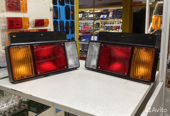 Задние фонари Исузу эльф под лампочку, пара