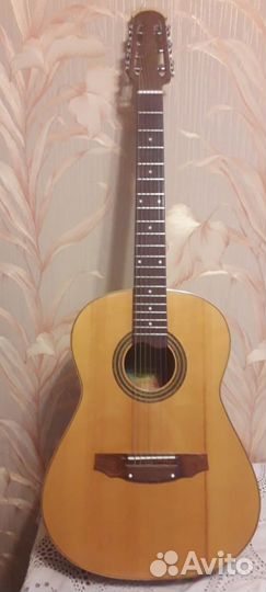Акустическая гитара