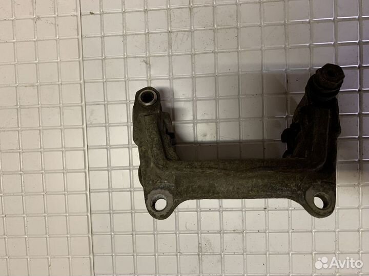 Скоба заднего суппорта Volkswagen Passat B6 B7