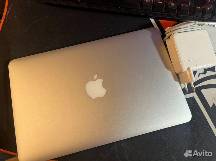 Apple MacBook Air 11