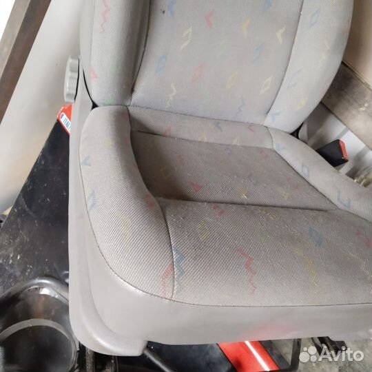 Сиденье пассажирское на фольксваген т5