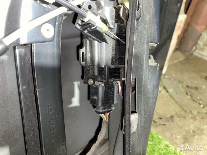 Замок двери передней правой Audi A6 C5
