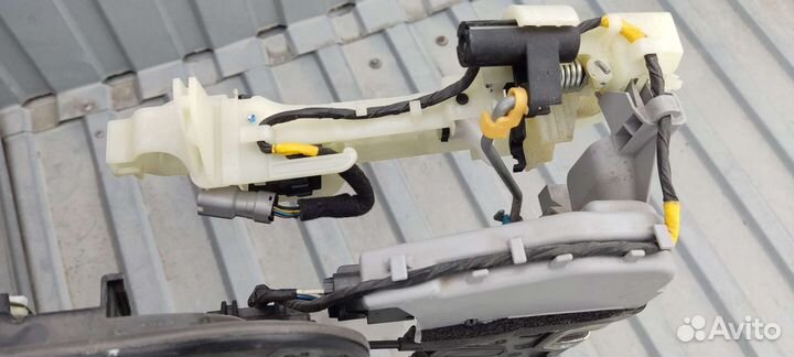 Замок двери Kia Stinger