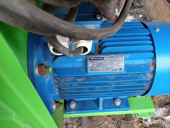 Роторная пневмо зернодробилка