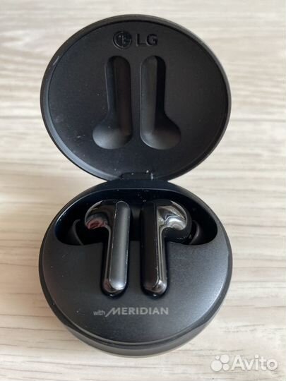 Беспроводные наушники lg Tone Meridian