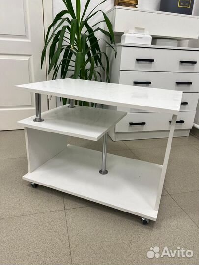 Тумба на колесиках