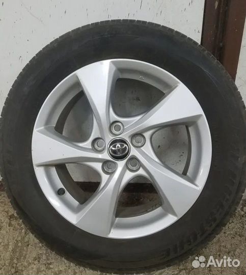 Bridgestone Dueler H/P Sport 215/60 R17