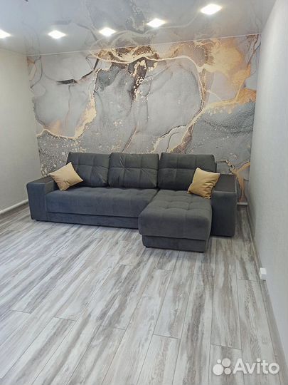 Диван с оттоманкой