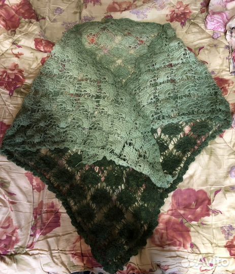 Вязанная шаль ручная работа