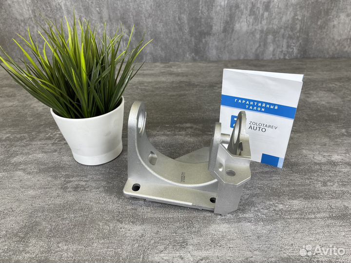 Кронштейн компрессора на Ленд Ровер Land Rover