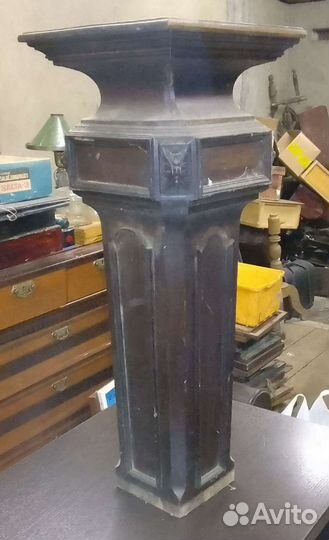 Старинная жардиньерка