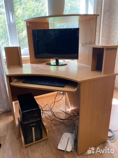 Компьютерный стол