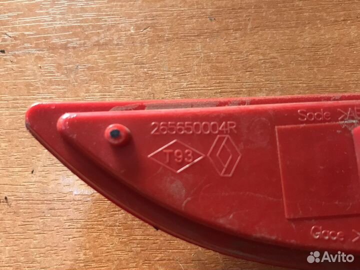 Катафот заднего бампера левый Renault Fluence 1