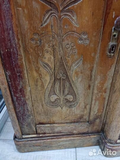 Старинный буфет