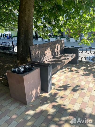 Бетонная скамейка