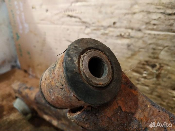 Рычаг передний правый Nissan Tiida