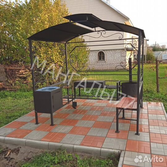 Мангал с крышей