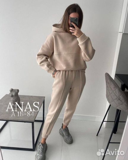 Спортивный костюм женский