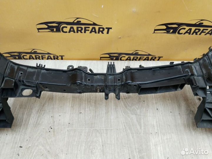 Рамка передняя (телевизор) Ford Focus 3 Хэтч CB8