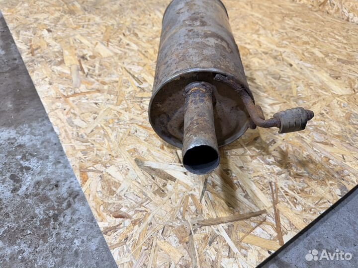 Глушитель на LADA Largus