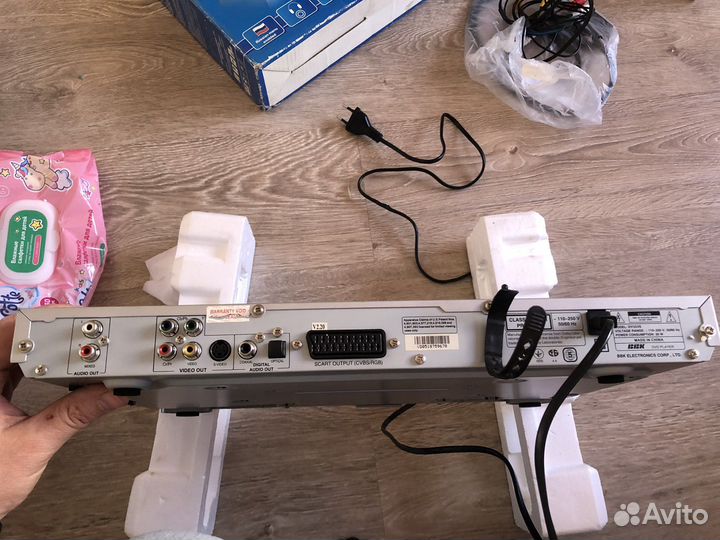 Dvd плеер bbk DV 323 S