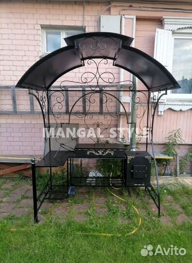Мангал с крышей