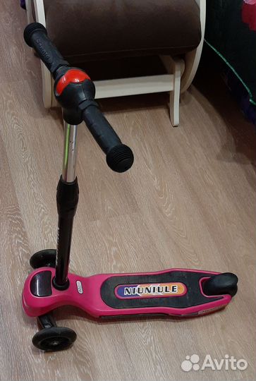 Самокат детский со светящимися колесами