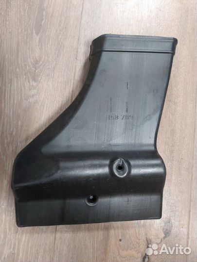 Воздуховод задний левый Bmw 530 D F10 N57D30 2010