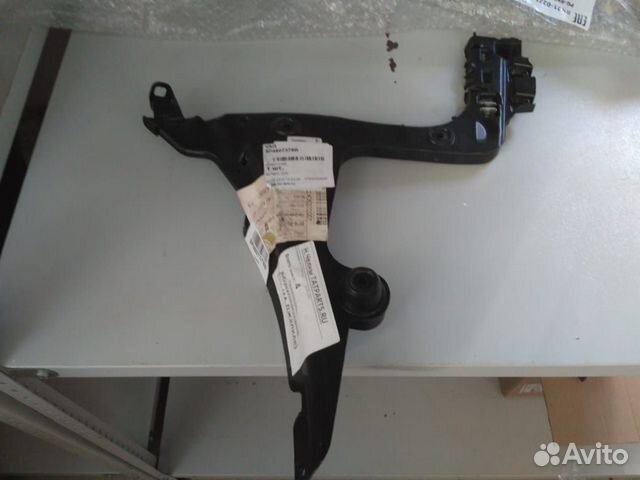 Кронштейн заднего бампера audi A3