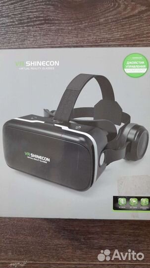 Очки виртуальной реальности с наушниками и пультом