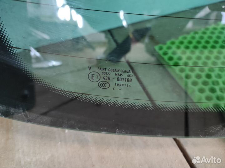 Volkswagen Touareg NF FL стекло крышки багажника