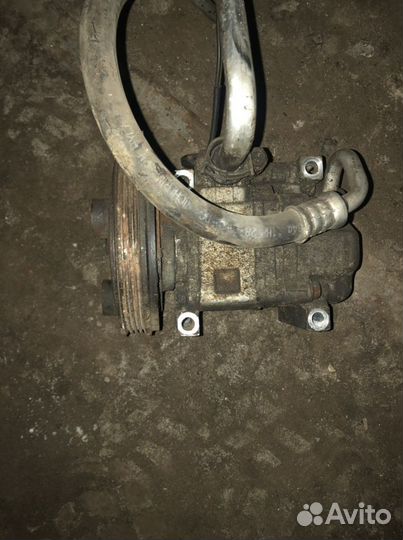 Насос Кондиционера Mazda Familia Bj 2000-2003