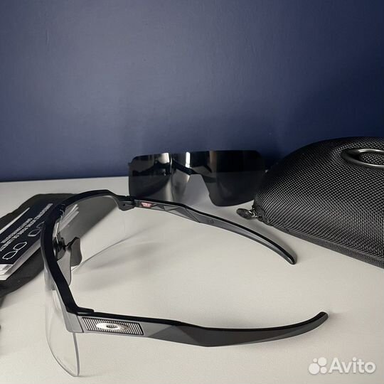 Солнцезащитные очки Oakley Sutro Lite