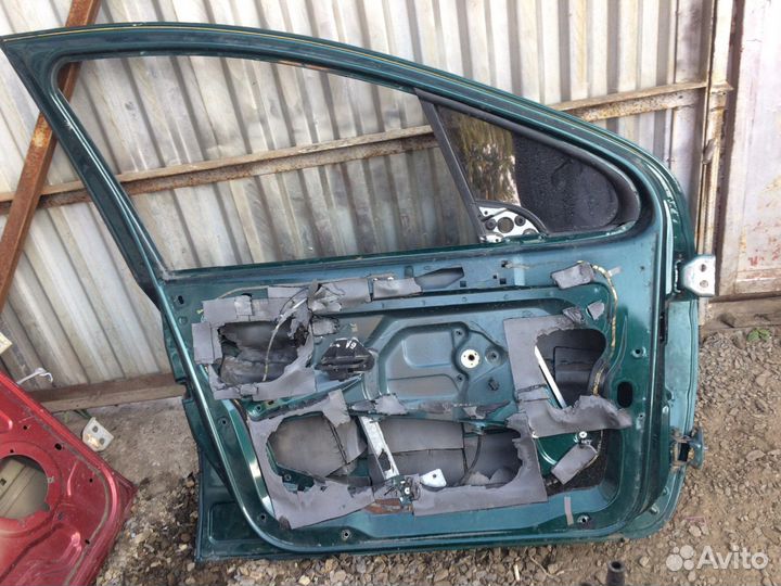 Дверь передняя левая Peugeot 307