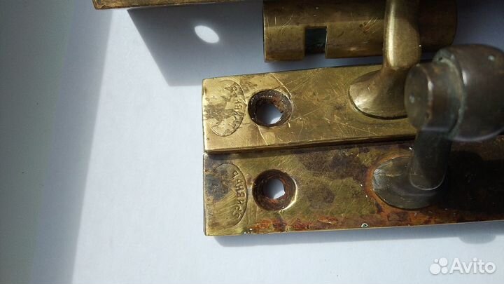 Старинные оконные ручки, шпингалеты Бривин