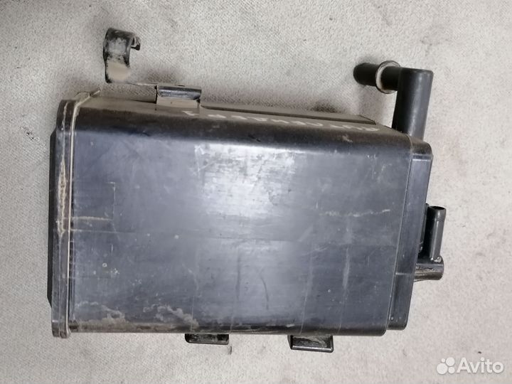 Абсорбер (фильтр угольный) Mitsubishi Outlander 1