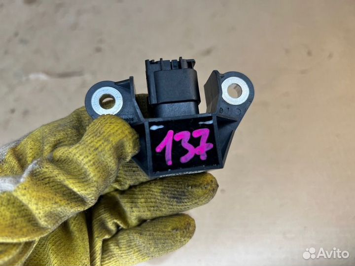 Датчик удара Bmw 5-Series F07 N55B30 2010