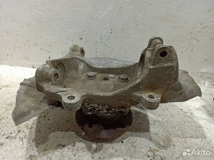 Кулак передний правый бмв