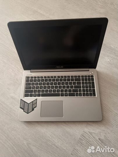 Asus full HD core I-5 6200U, 8GB DDR4, 240 SSD